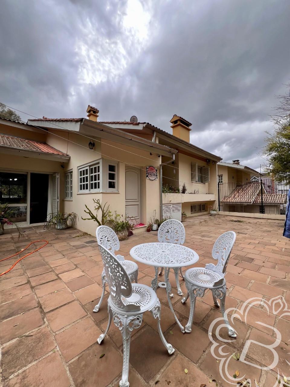 https://www.imoveisbliss.com.br/img/m/0/0/arquivos/16df4971716b63382c30512688eed1a682ed8ab9.jpg