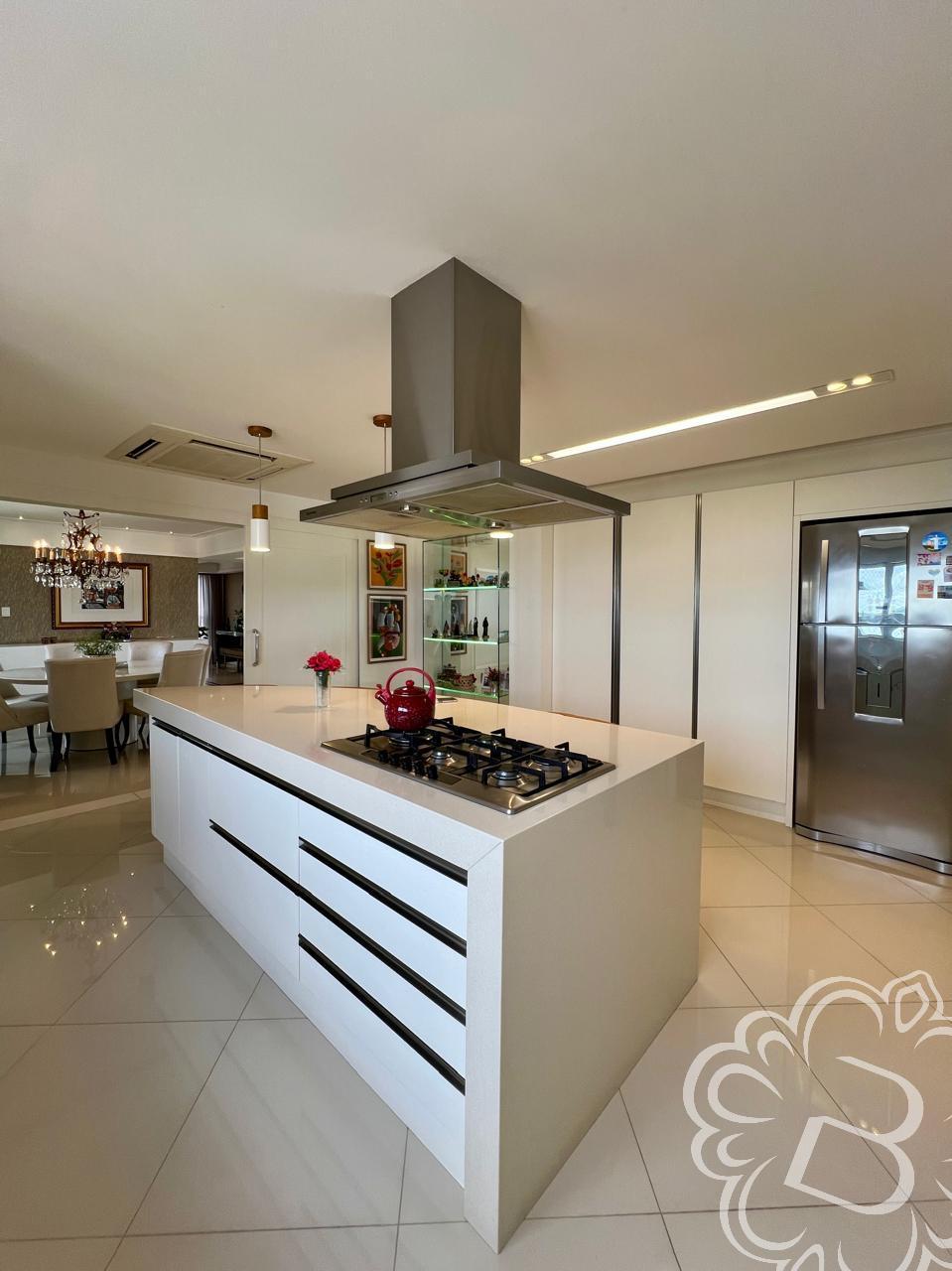 https://www.imoveisbliss.com.br/img/m/0/0/arquivos/23afbd47b8ce164ca73a399c33d2987ff942dbc9.jpg