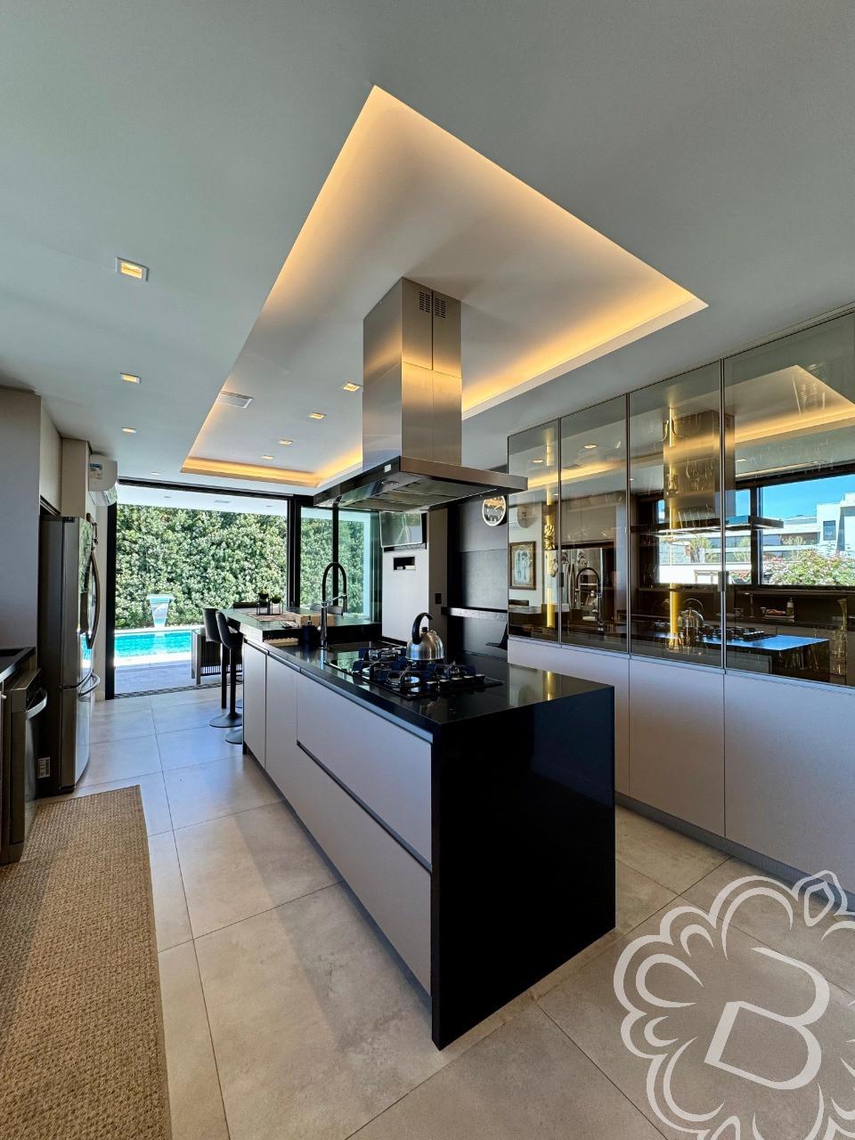 https://www.imoveisbliss.com.br/img/m/0/0/arquivos/26ed9947313f2139cf00bd0176a25b95ed311a14.jpg