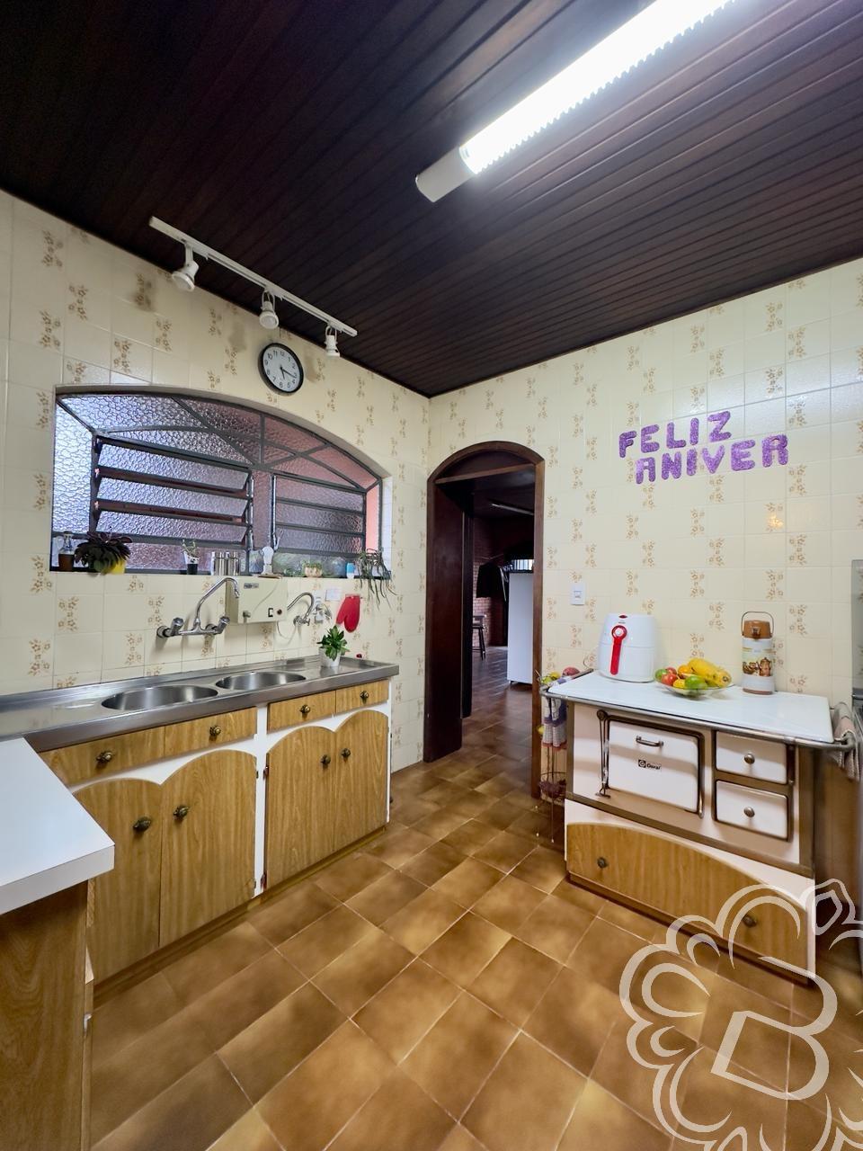 https://www.imoveisbliss.com.br/img/m/0/0/arquivos/2716ddf698674347f2f274751cd2f90820d95b31.jpg