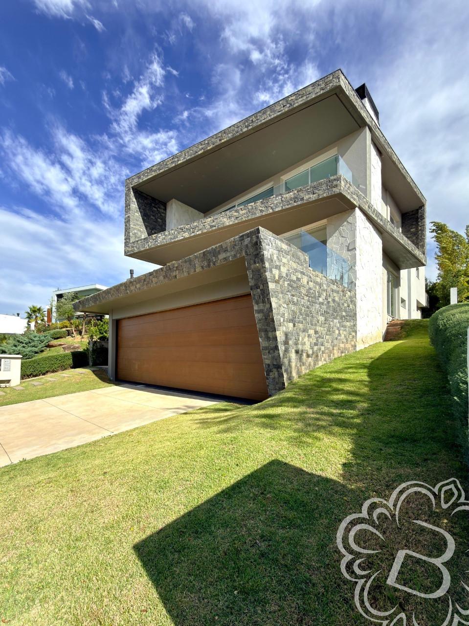 https://www.imoveisbliss.com.br/img/m/0/0/arquivos/3bf654d4d45b7ac1f74f1102b812fef0c989a605.jpg
