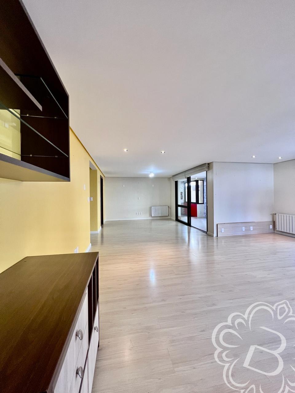 https://www.imoveisbliss.com.br/img/m/0/0/arquivos/4b3a52a1896ee83fa6489ba294ba0a77837a59a5.jpg