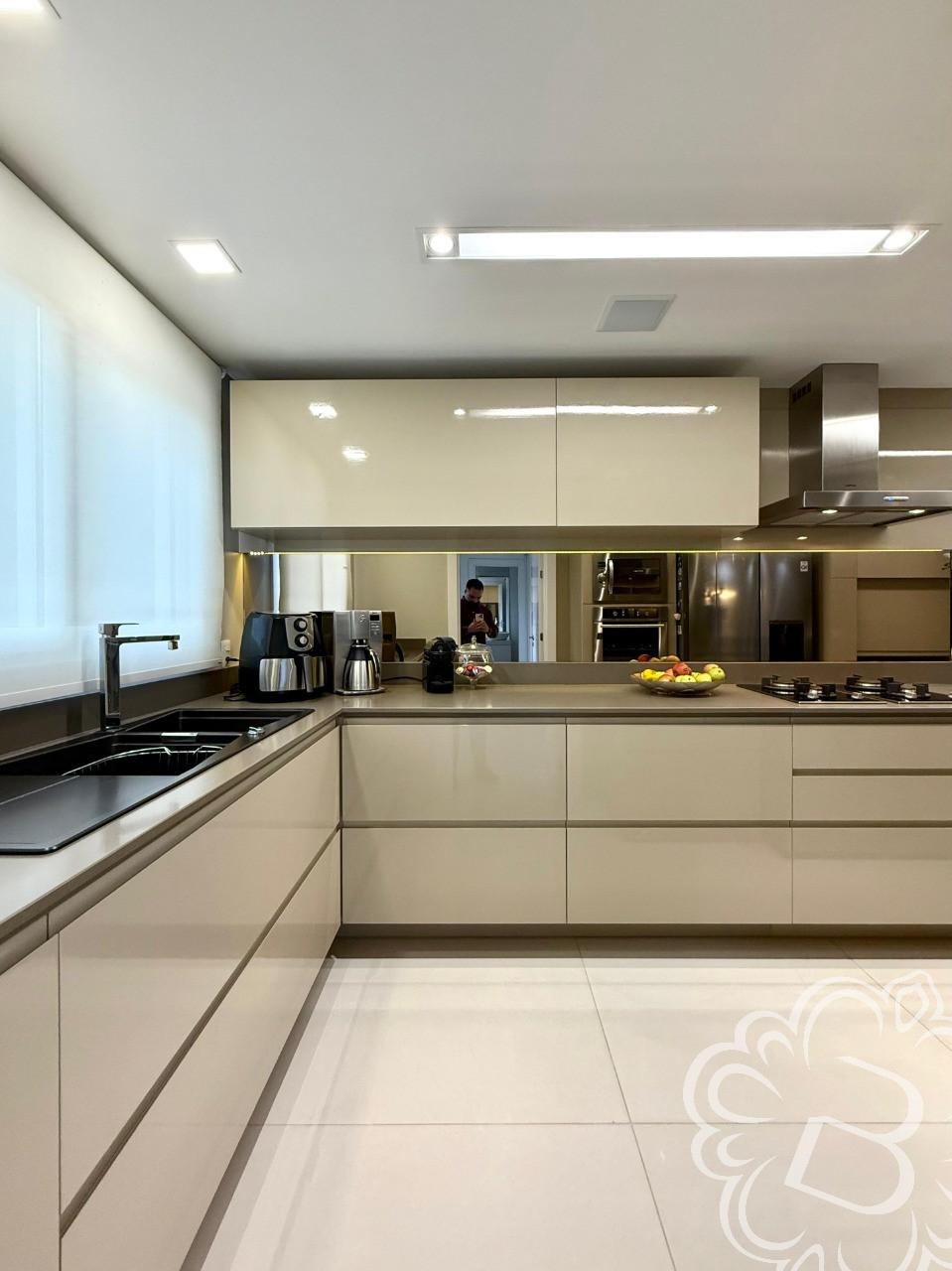 https://www.imoveisbliss.com.br/img/m/0/0/arquivos/590ac3710229ac6294a04f2a0fc7829ef1cb2339.jpg