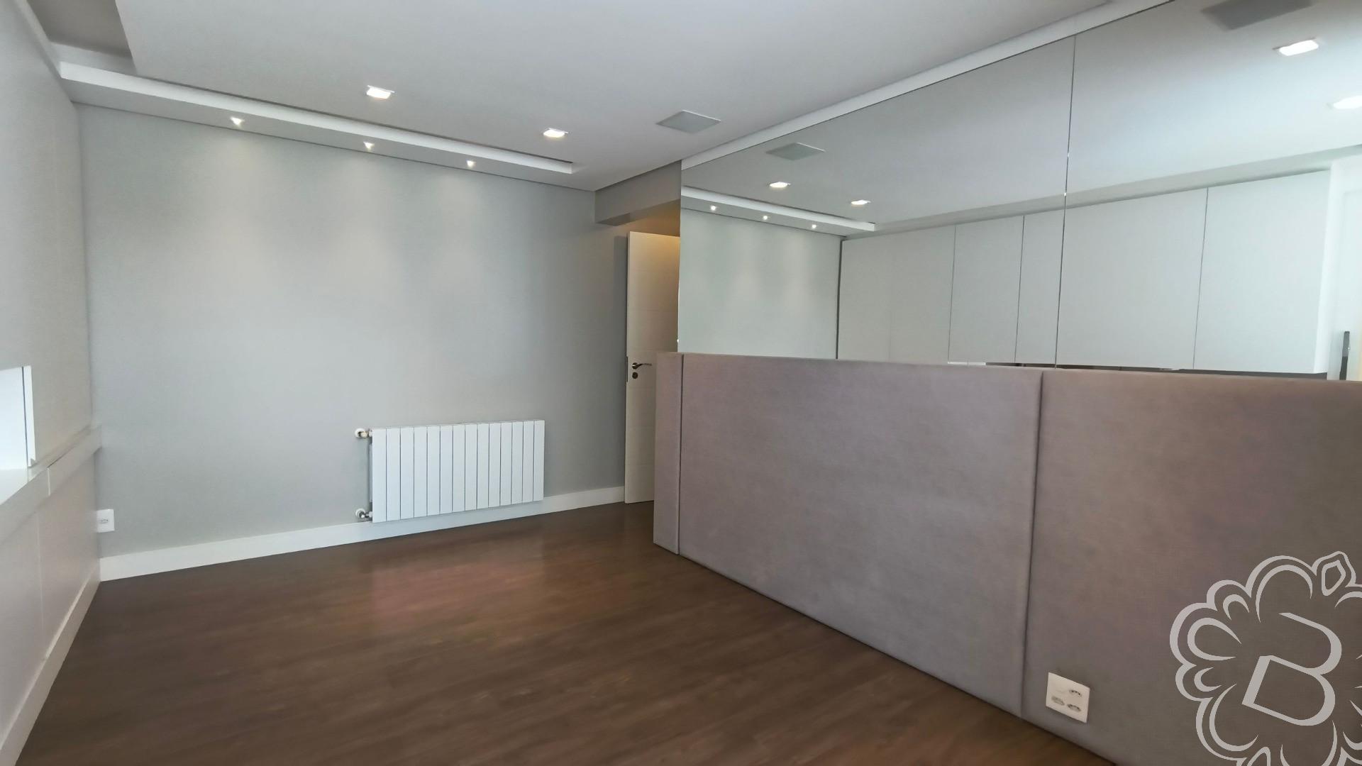 Eiffel Residence Exposição