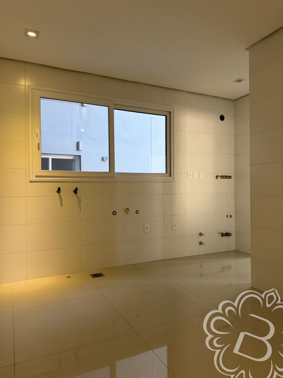 https://www.imoveisbliss.com.br/img/m/0/0/arquivos/814df7734b0334b5dc5ebe32decc394428e86aa4.jpg
