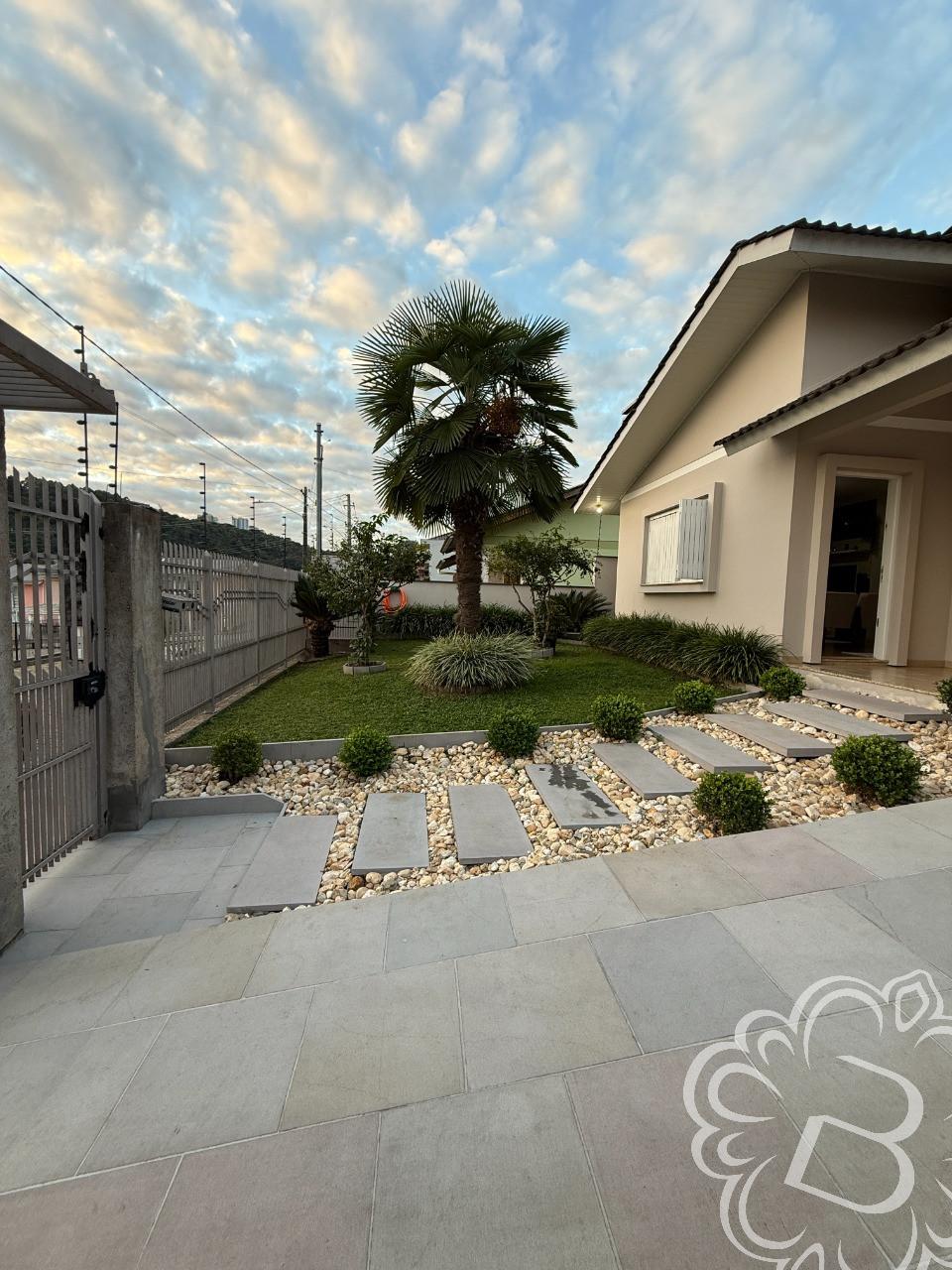 https://www.imoveisbliss.com.br/img/m/0/0/arquivos/9cec5056d3c9381d3c31209371042dc34878013b.jpg