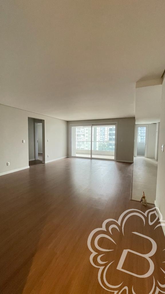 https://www.imoveisbliss.com.br/img/m/0/0/arquivos/b97b7584ce1001b3f9279aa5919492d52ba8c49f.jpg