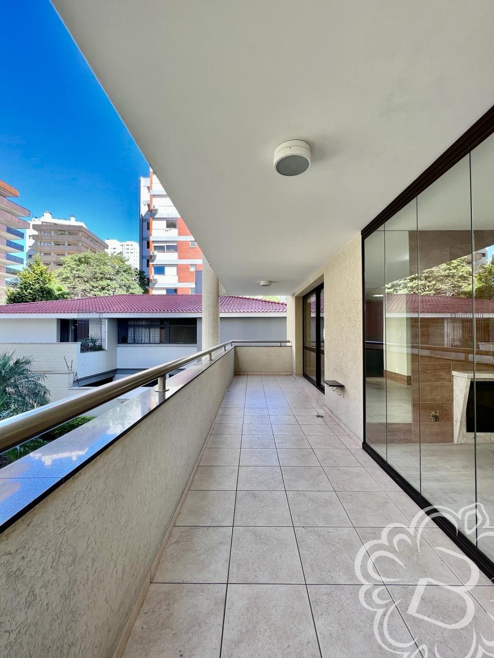 https://www.imoveisbliss.com.br/img/m/0/0/arquivos/c121ef3425b0920bf6804a6823db5293b3b3d62a.jpg