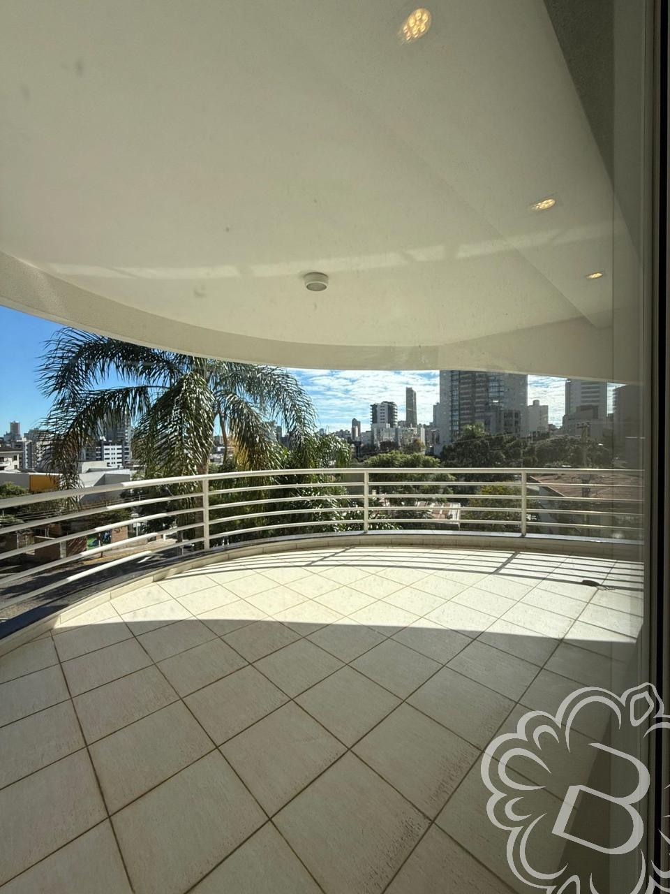 https://www.imoveisbliss.com.br/img/m/0/0/arquivos/d83d0b7f0a26c7b93bc613864b61cd5ef643fae6.jpg