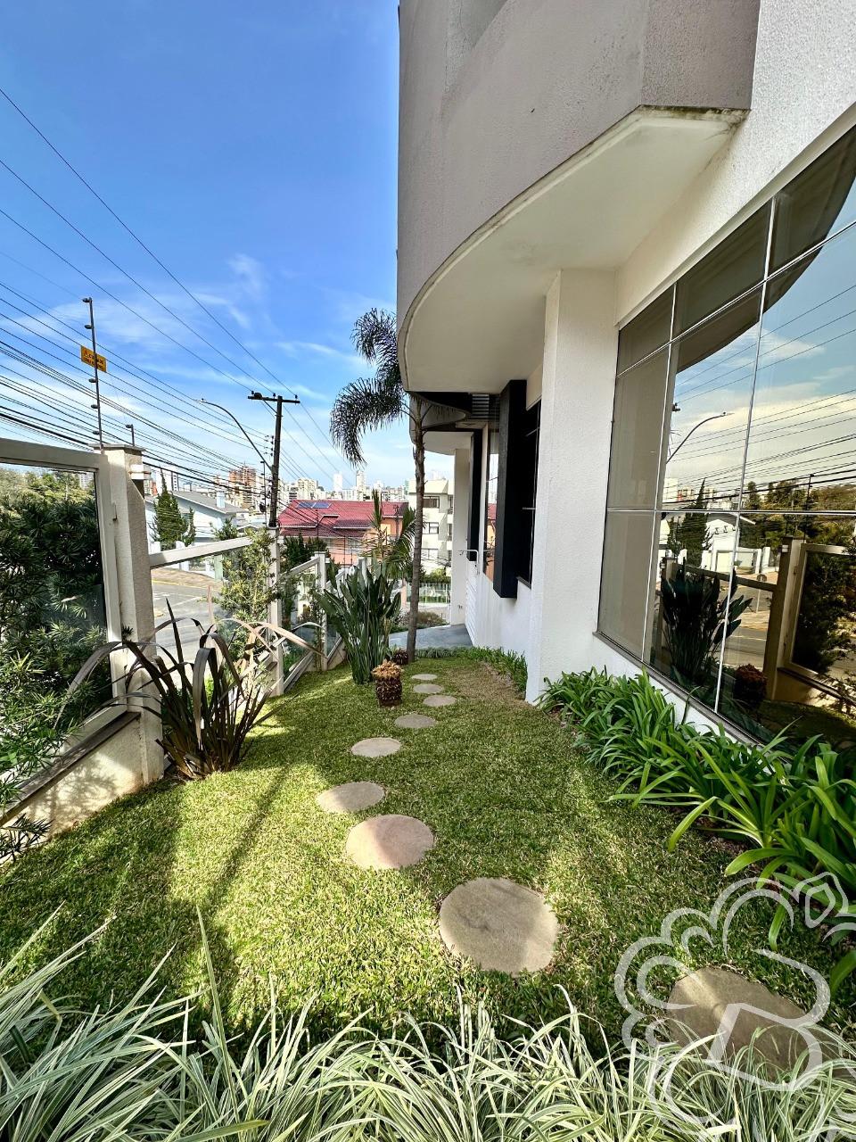 https://www.imoveisbliss.com.br/img/m/0/0/arquivos/ecb02e1262d94c3ae1aa2cb453a1c462b45a9cb9.jpg